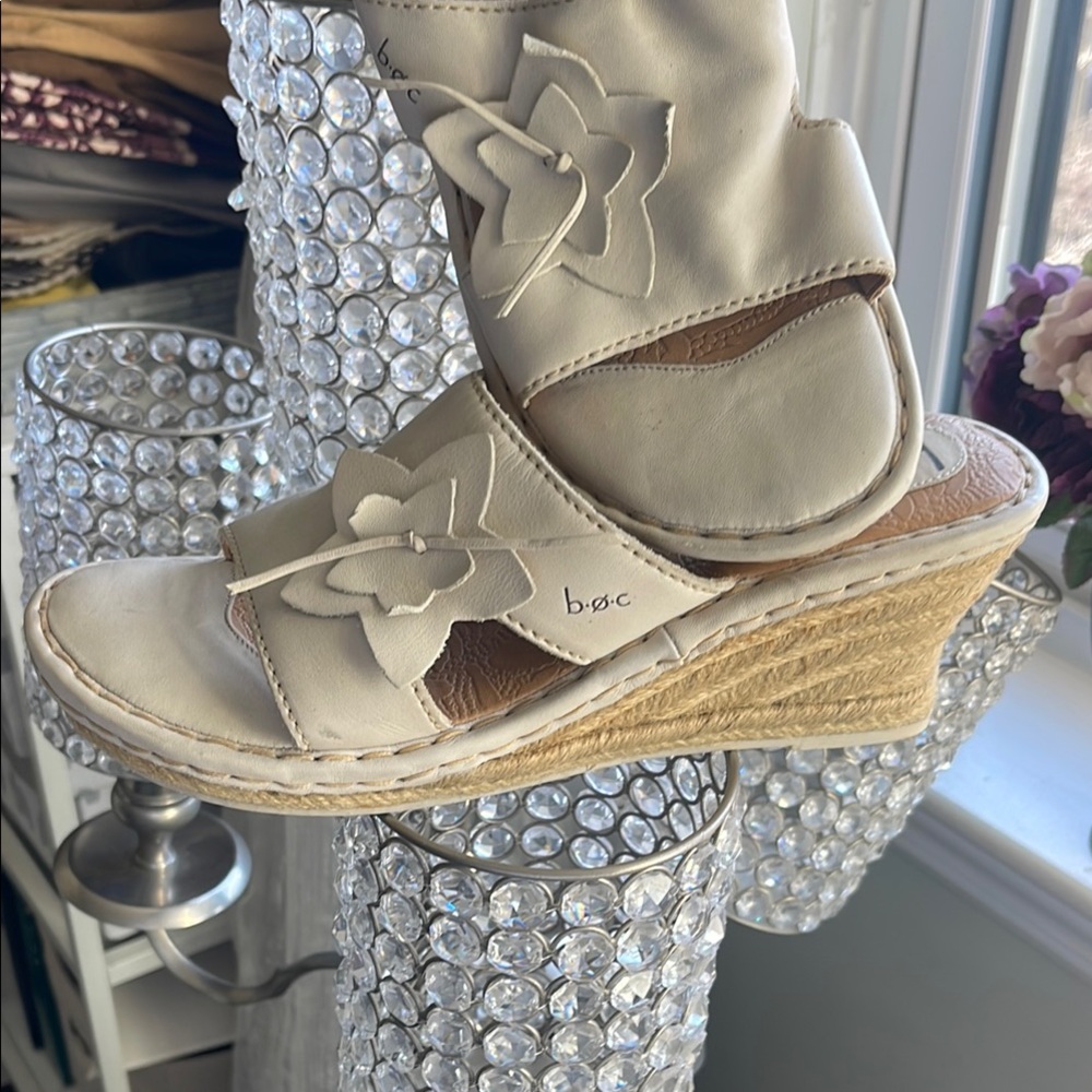 boc Women's Cream Wedge Sandals size 10